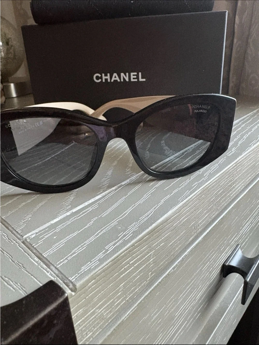CHANEL Black Sunglasses with Beige Logo Temples Polarized NEW